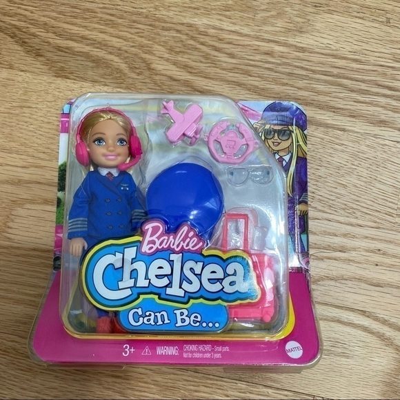 Barbie Chelsea Can Be Pilot Doll NEW - Picture 3 of 4